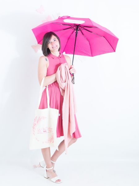 11 Aprile: Vuoi in omaggio il kit shopper + ombrellino logati La vie en rose + pashmina?